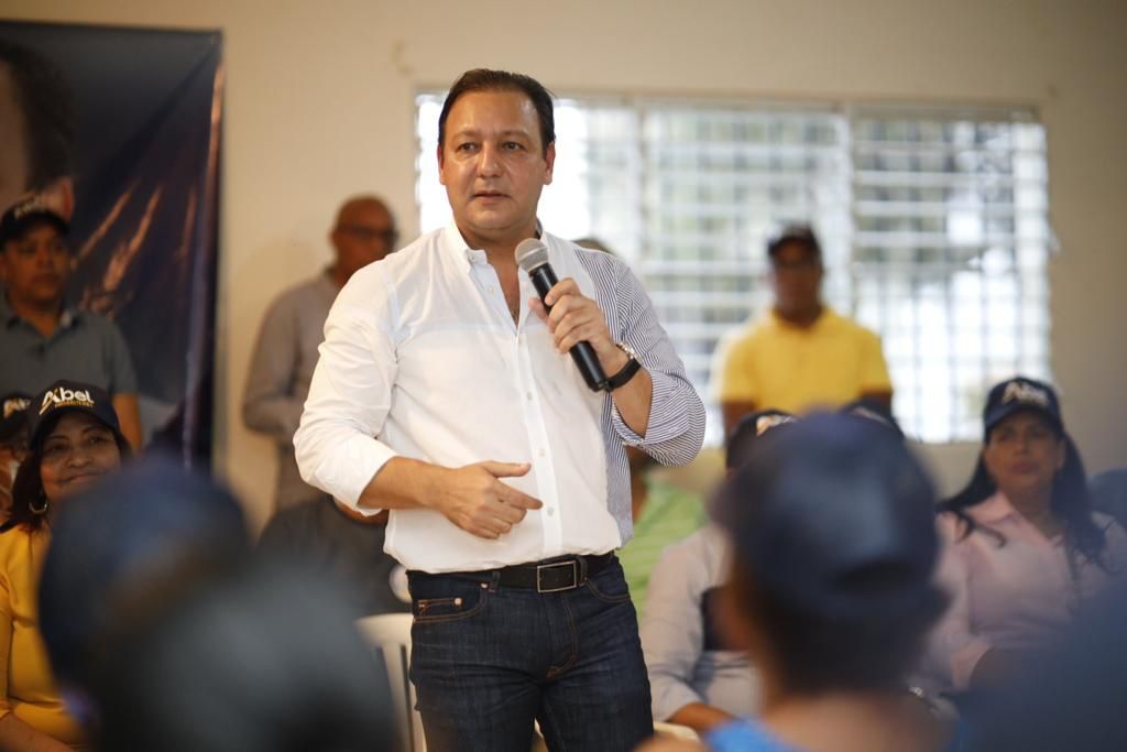 Abel Martínez advierte que proyecto de Ley Integral a favor de la Mujer es otro atentado contra la dominicanidad