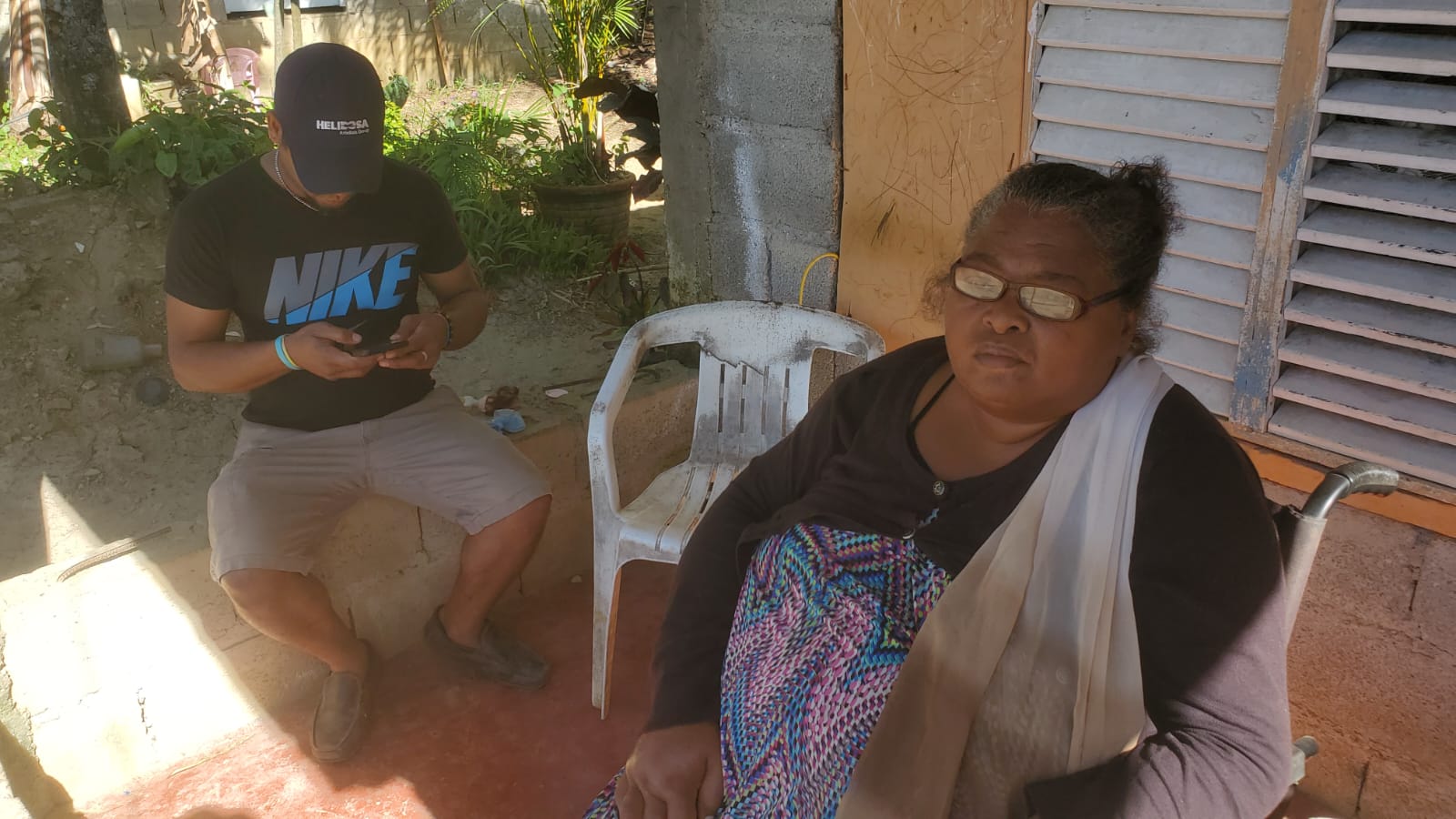 Reintegran señora enferma desvinculada por educación en comunidad de Río San Juan.