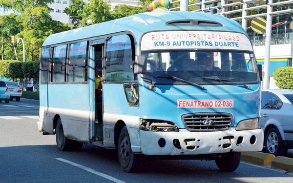 Sindicato de propietarios de carros de la 27 de febrero denuncian temen invasión de paradas