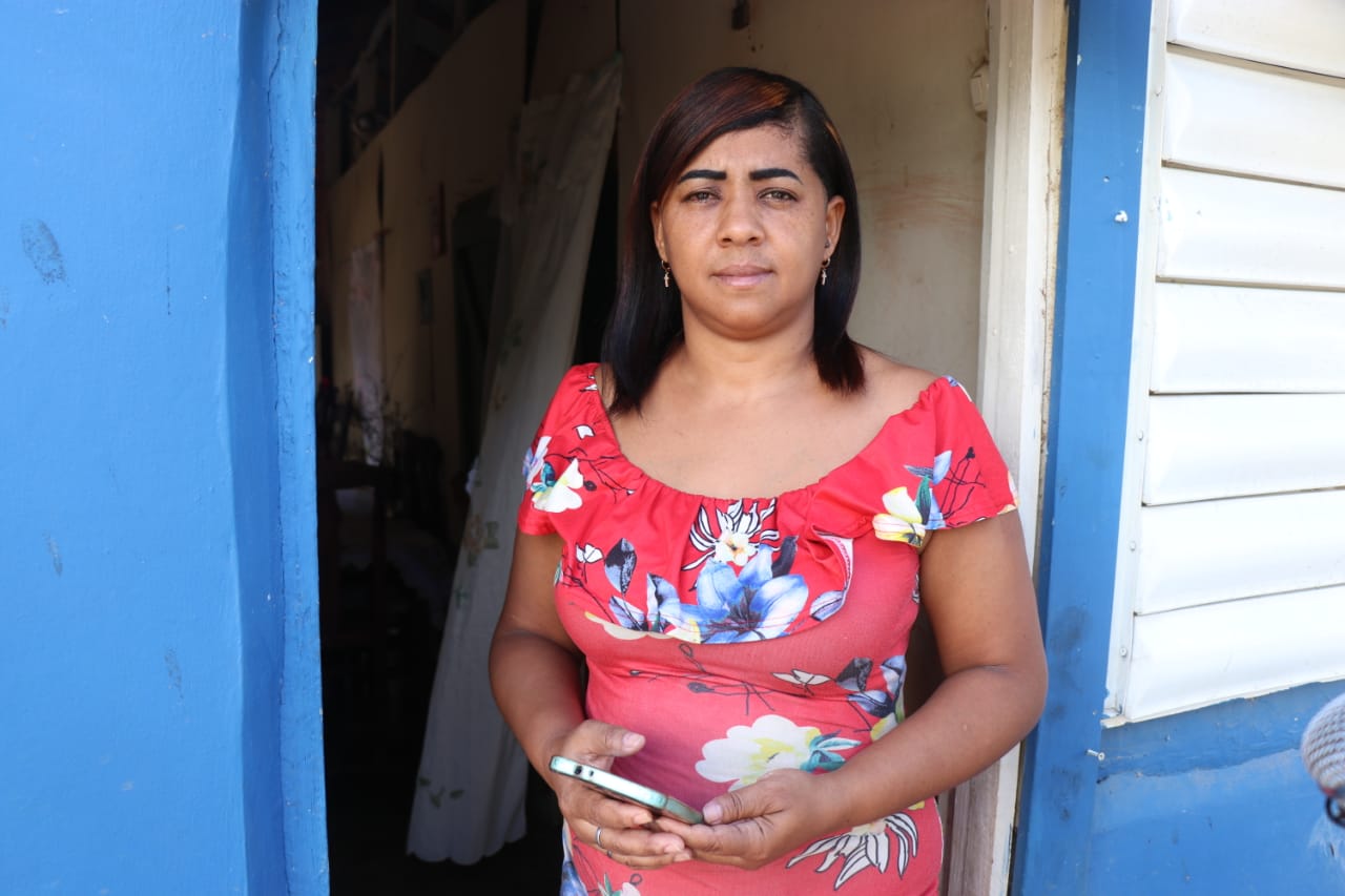 Mujer pide ayuda al presidente luego de que dinero para la construcción de su vivienda fuera gastado