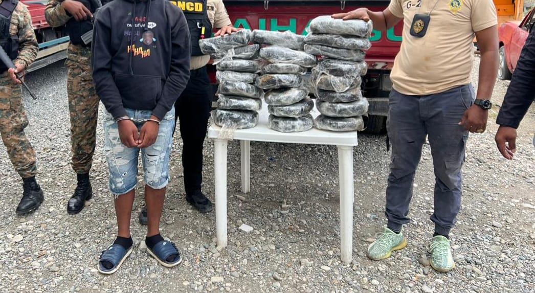 Ocupan 123 libras de Marihuana a dos jóvenes que la transportaban camufladas en Camiones