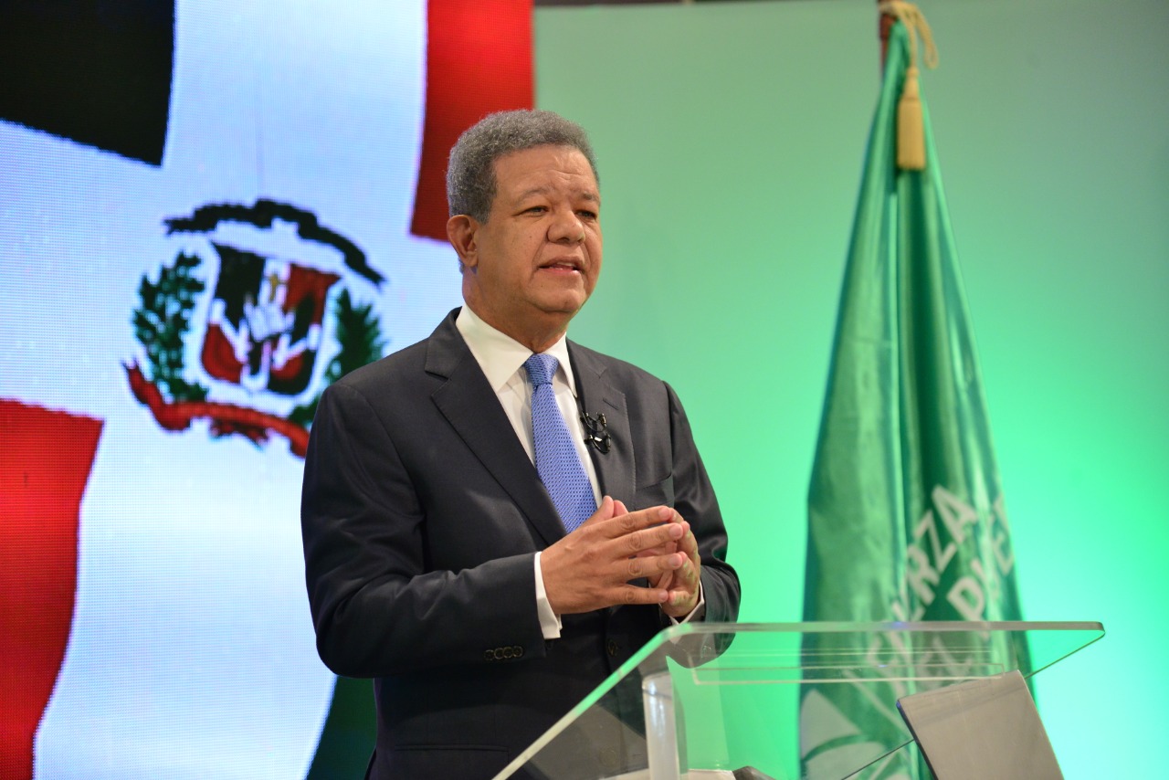 Leonel Fernández recuerda "Barrio seguro" como programa que redujo la delincuencia