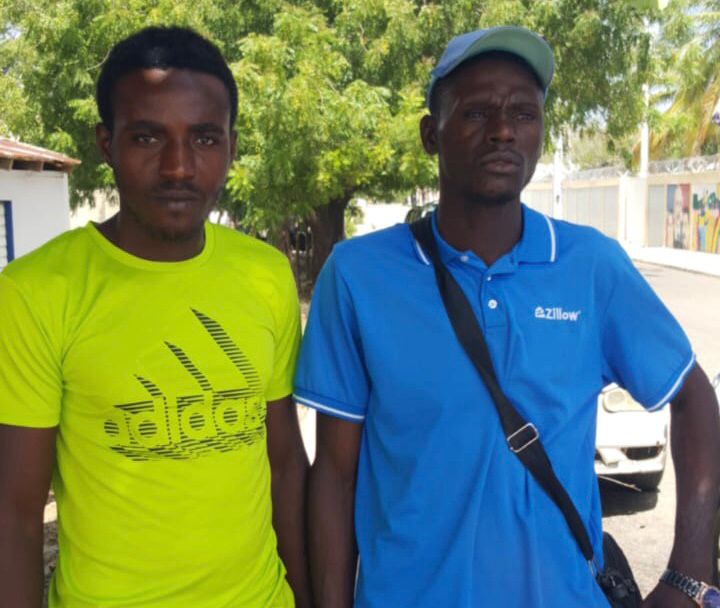 Capturan en Montecristi dos haitianos a bordo de Motocicleta robada