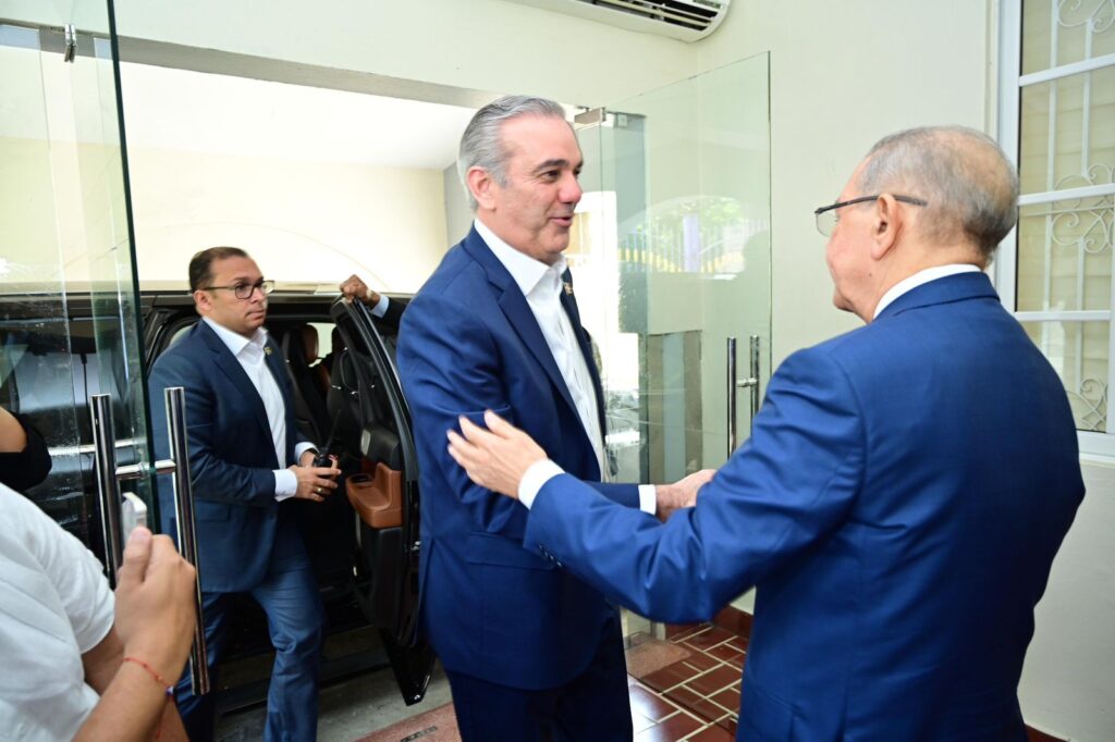 Abinader y Danilo se reúnen para tratar la crisis haitiana