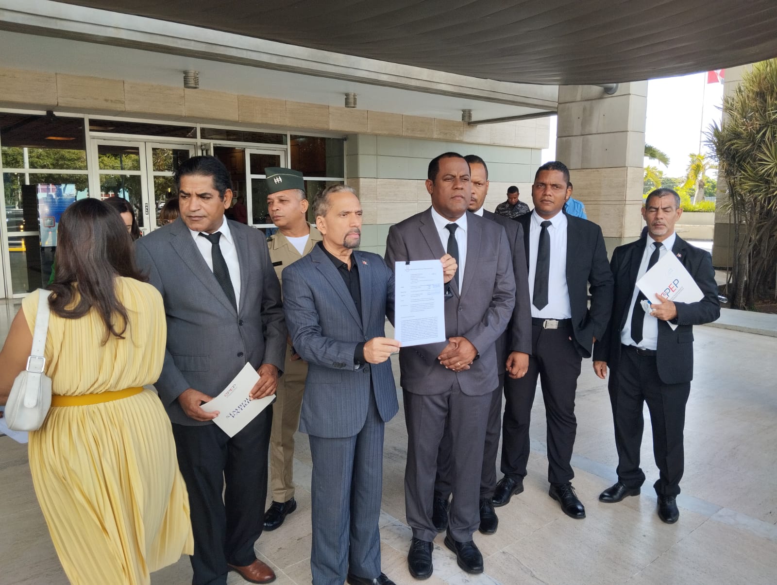 Efemérides Patrias presenta acusación judicial contra responsables de ultrajar el Himno Nacional