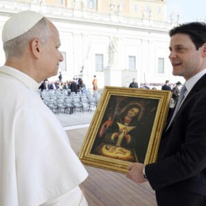 El Papa León XIV otorga su bendición a la Virgen Peregrina de la Altagracia en el Vaticano
