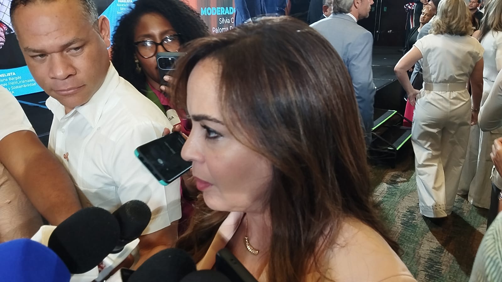 Empresarios tildan de "reforma cosmética" los cambios al Código Laboral