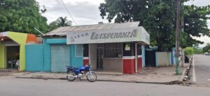 Bancas de lotería siguen operando en Pedernales pese a alerta roja